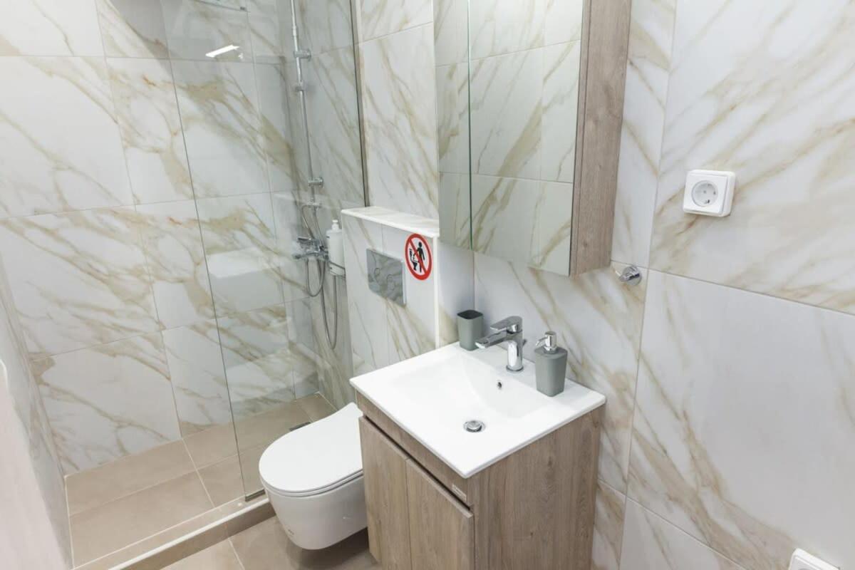 Апартаменты Brand New Urban Getaway Next To Megaro Mousikis Афины Экстерьер фото