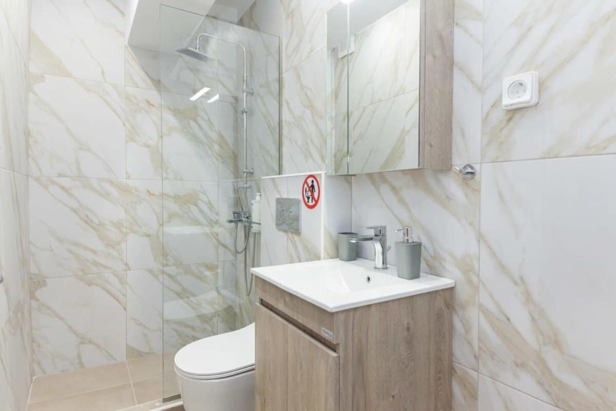Апартаменты Brand New Urban Getaway Next To Megaro Mousikis Афины Экстерьер фото